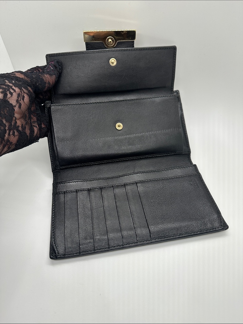 Gucci - GG Supreme Continental Wallet - Picture 5 of 15